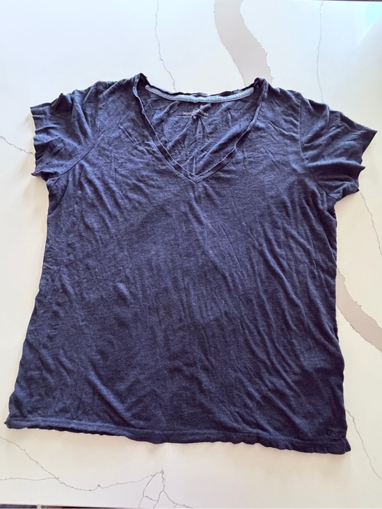 Vineyard Vines Tops - Vineyard Vines Women’s Washed V-Neck T-Shirt – Medium – Dark Navy Blue